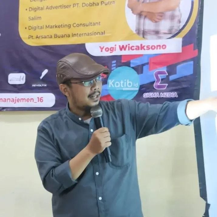 Yogi Wicaksono Hero Background